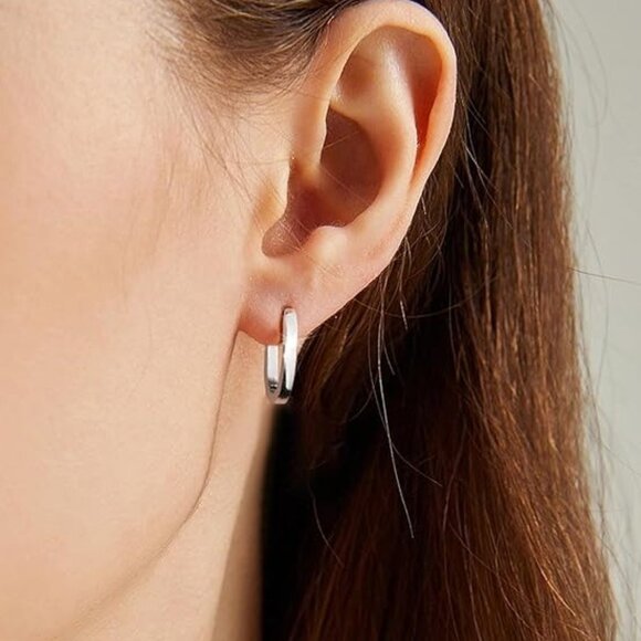 925 Sterling Silver Oval Huggie Hoop Earrings | Small Chunky Minimalist - Picture 1 of 9
